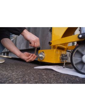 PALLET TRUCK FOR CONTAINER WITH SIDE FIXING - LEFT RIGHT SET